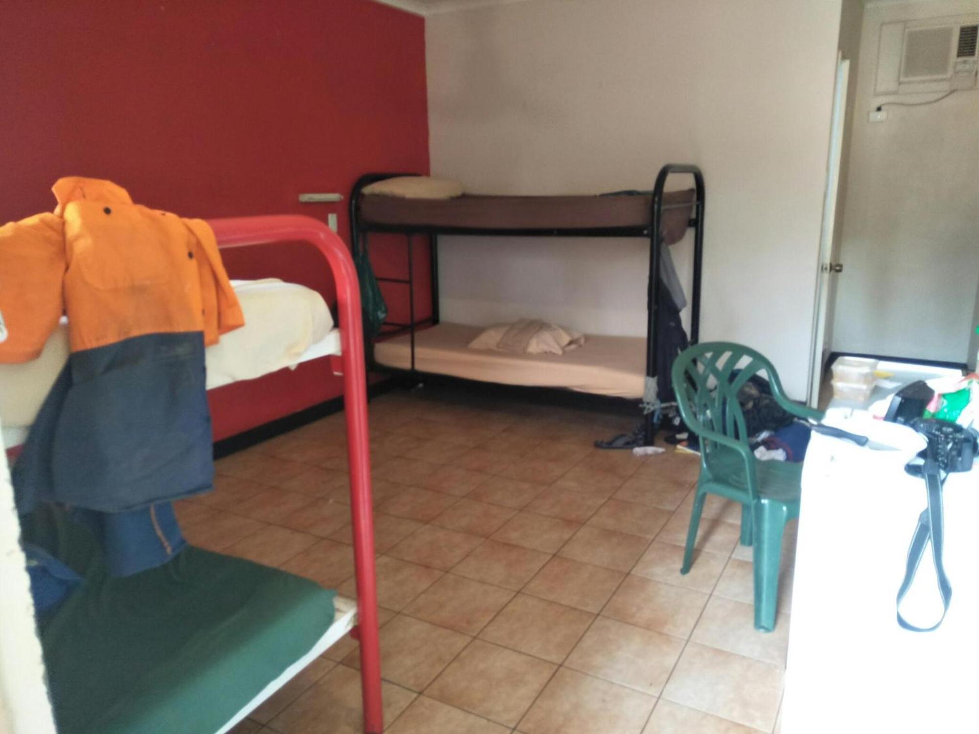 Palm Court Backpackers Hostel Катрин Екстериор снимка