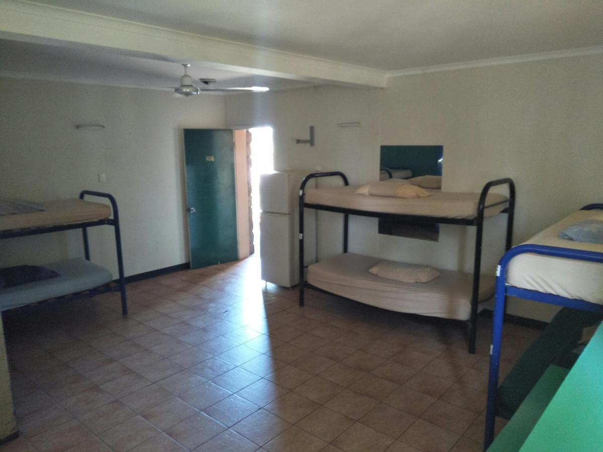 Palm Court Backpackers Hostel Катрин Екстериор снимка