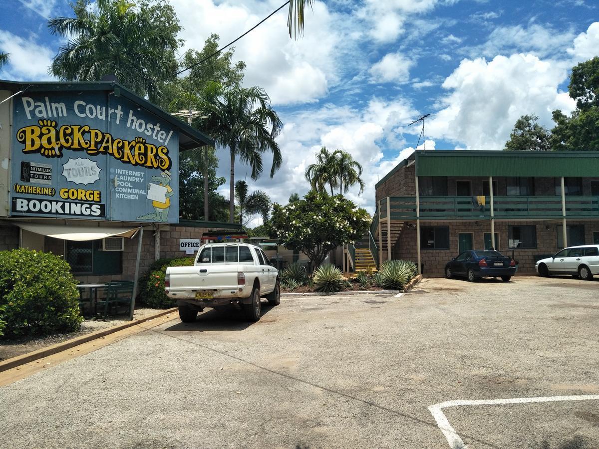 Palm Court Backpackers Hostel Катрин Екстериор снимка