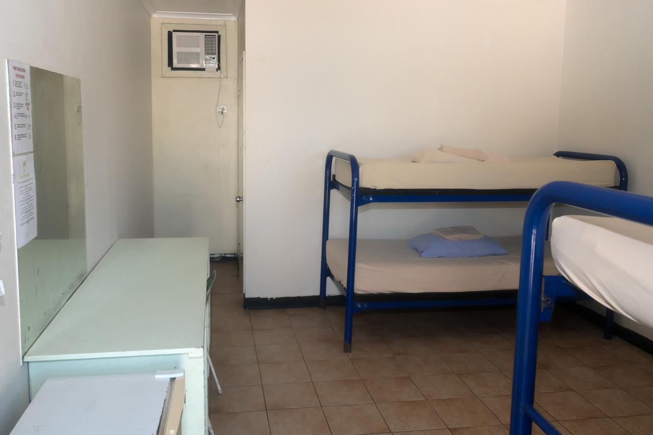 Palm Court Backpackers Hostel Катрин Екстериор снимка